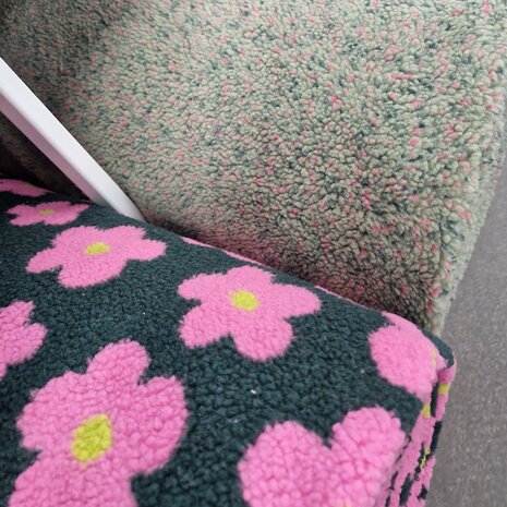 daisy groen roze en tweed teddy kickenstoffen