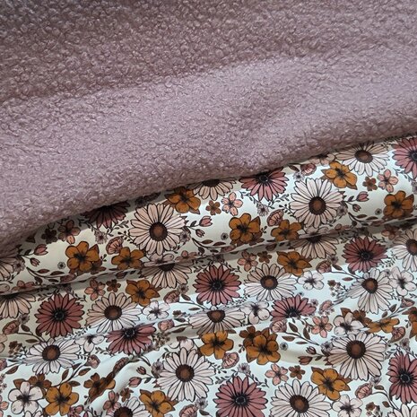 boucle teddy met  bloemen tricot kickenstoffen