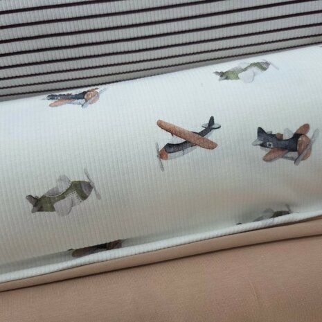 ribtricot soft perzik - speelgoed vliegtuigen - bruine streepjes