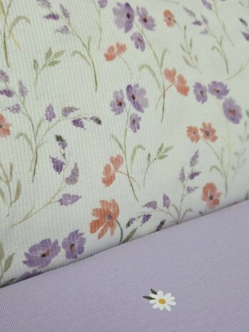 wilde bloemen ribtricot met lila bloemen tricot Jursie