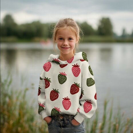 dikke joggingstof met aardbeien Poppy 07184.047