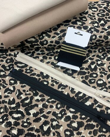 animal skin jacquard poppyfabrics 03771.001