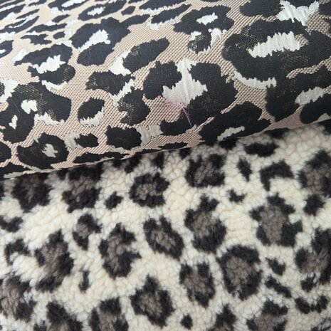 teddy en jacquard panterprint beige kickenstoffen