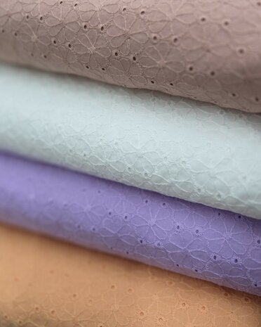pastel broderie met schulprand - kickenstoffen