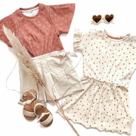 Jeanne top en Angie short Iris May - genaaid door mbym.sewing - stoffen KicKenStoffen