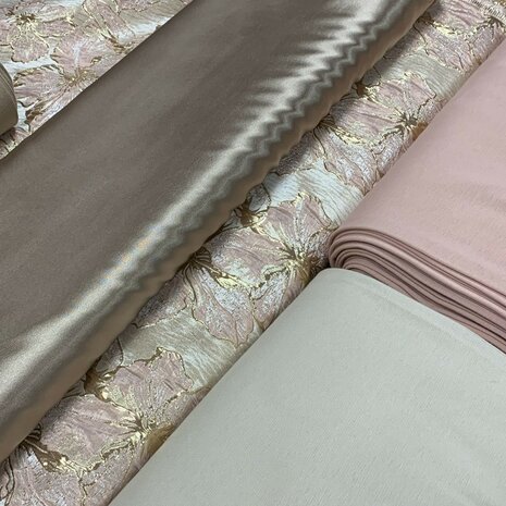 stretch satijn met jacquard stof kickenstoffen