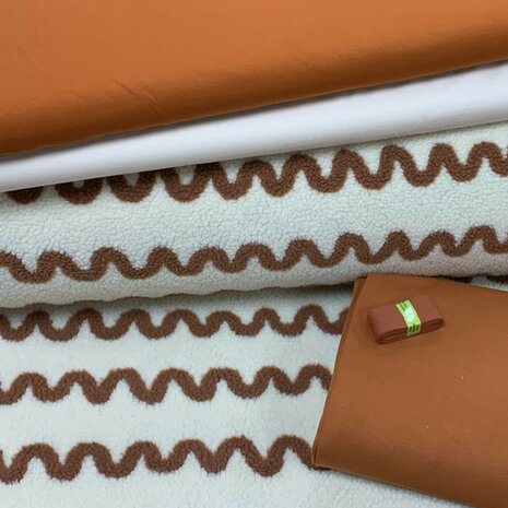 teddy 4220018 met 5160018 en 5160004 uni tricot met boordstof 4200206 en bias cognac-terra