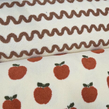 dikke soepele teddy met appels en golfjes kickenstoffen