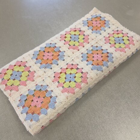 Crochette Sorbetto &ndash; gehaakte stof met pastelkleuren (coupon 30 cm)