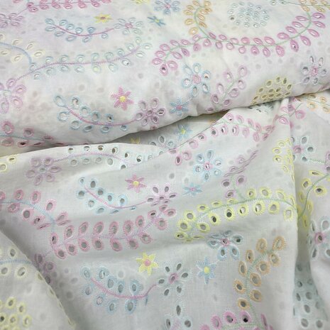 multi color pastel broderie kickenstoffen