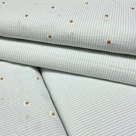 seeersucker mint groen bloem en streep