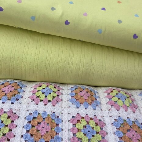 hartjes tricot met bijpassende pointelle tricot en crochette gebreide stof kickenstoffen