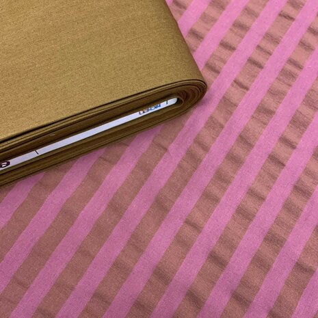 seersucker Swessie met uni bruin poplin Beebsstofjes