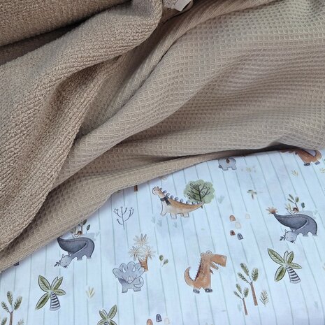 Swessie stoffen kickenstoffen (dinostof met wafelbadstof) (1)