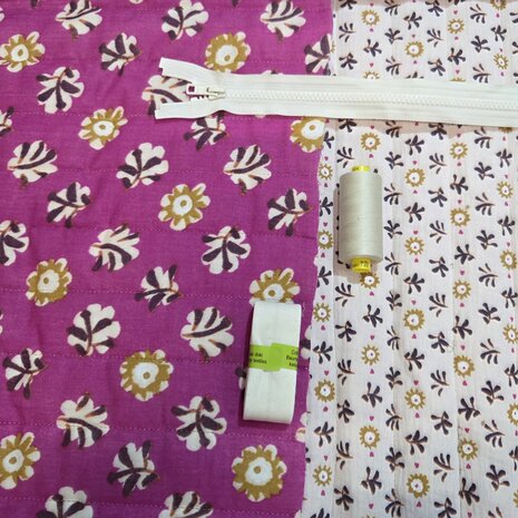 gestepte dubbelzijdige kinderstof met bijpassende fournituren Swessie - KicKenStoffen