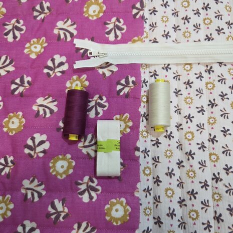 gestepte dubbelzijdige kinderstof met bijpassende fournituren Swessie - KicKenStoffen