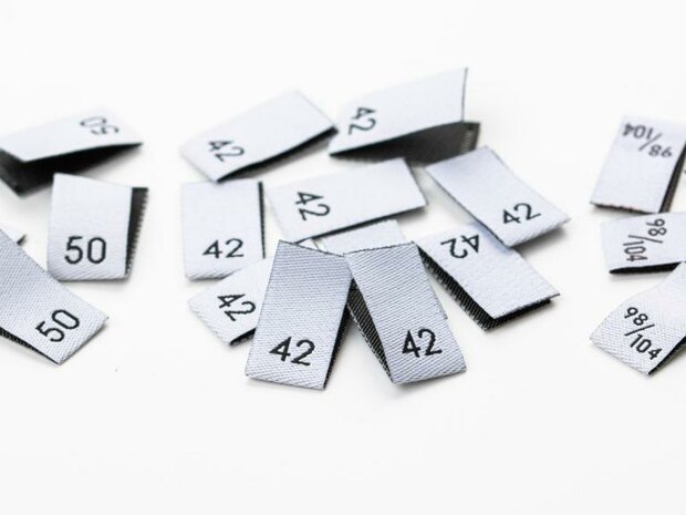 witte maat labels kickenstoffen