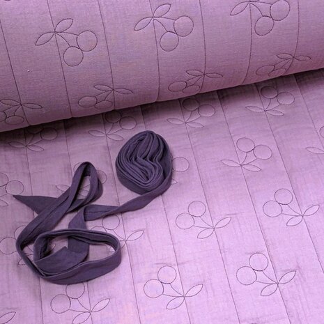 gestepte kersen stof mauve met bijpassende hydrofiele biasband