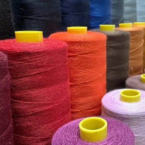 Atelier-Sewing-Thread-close up