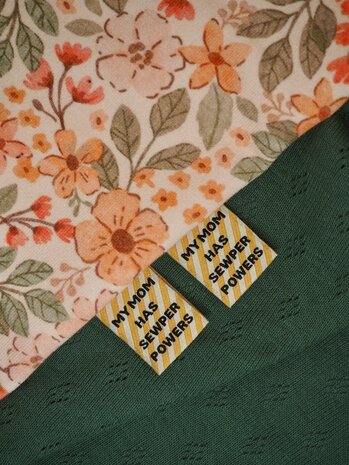 Label My mom has sewperpowers kickenstoffen