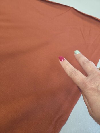 vage kring door water aan zelfkant