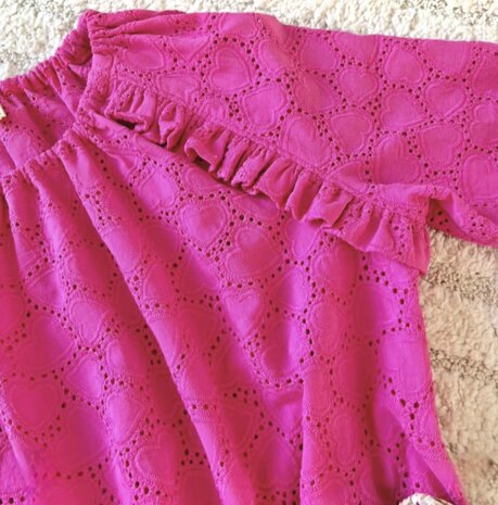 hartjes broderie blouse gemaakt door klant kickenstoffen