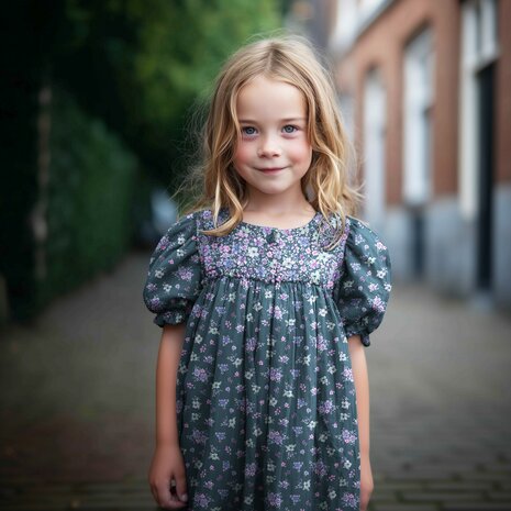 08117. voorbeeld jurkje AI gemaakt