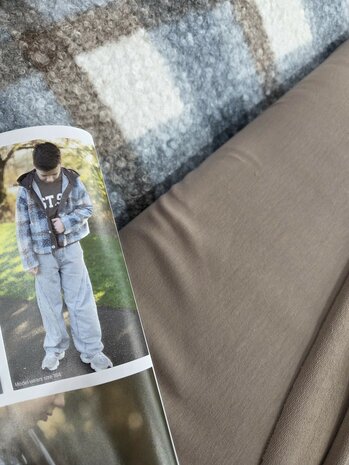 french terry taupe met boucle teddy uit poppy 27