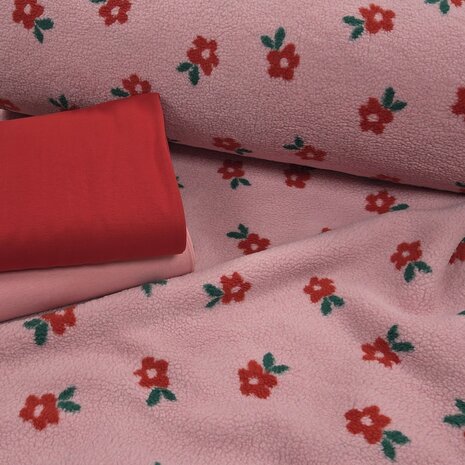 teddy bloemen uit poppy 27 met boordstof rood en blush roze