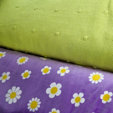 dot knit en bloem velvet - Stenzo-Qjutie bij KicKenStoffen