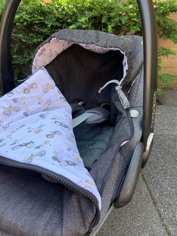 auto's met ballonnen en sterren katoen kinderwagen gemaakt door klant @kickenstoffen