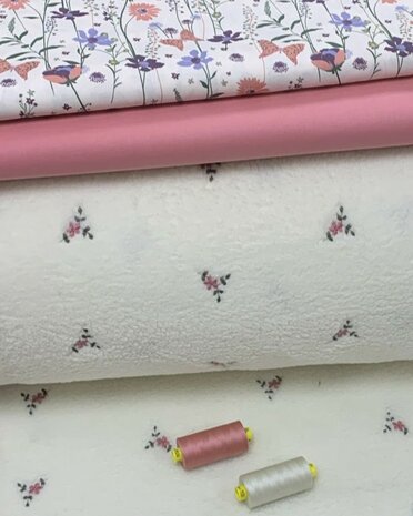 broderie teddy natural met katoentjes 110260 en 1116061 en gutermann garen 4567 en 479