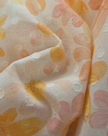 close up - Cotton Voile Dobby Digital Abrikoos - kBloemen kickenstoffen
