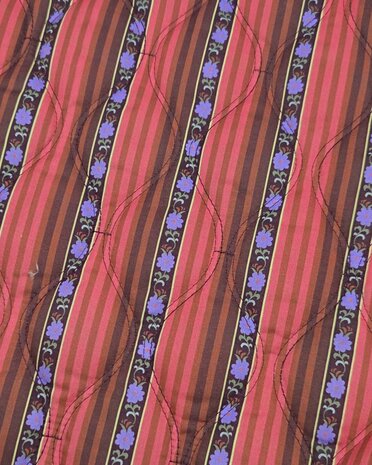 werkelijke kleur Cotton Voile Stepped Digital Flowers &amp; Stripes Bordeaux 01959 