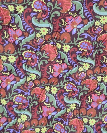 werkelijke kleur Cotton Voile Stepped Digital Flowers &amp; Stripes Bordeaux 01959 