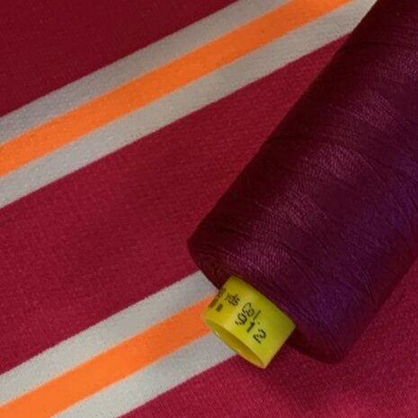 kleur komt donkerder op hier -frenchterry Q124023 strepen qjutie kids met garen 382 en 351 en boordstof 4200204 en frech terry 