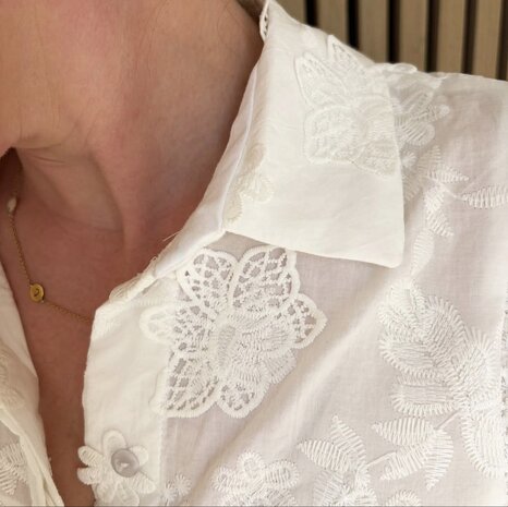 Qjutie broderie 3d bloemen blouse gemaakt door klant kickenstoffen