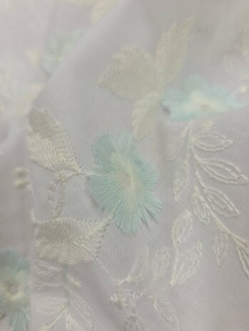luxe broderie katoen bloemetje mint groen - kickenstoffen