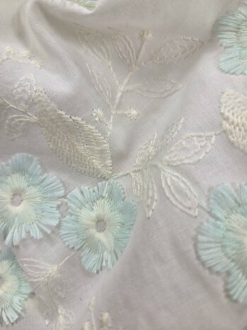 luxe broderie katoen bloemetje mint groen - kickenstoffen