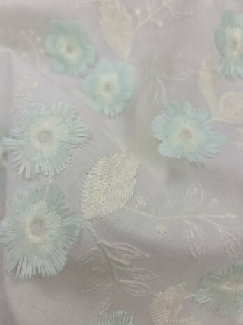 luxe broderie katoen bloemetje mint groen - kickenstoffen