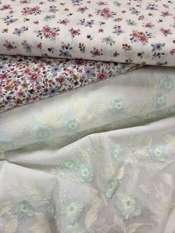 luxe broderie katoen bloemetje mint groen - bloemen poppy poplin katoen kickenstoffen
