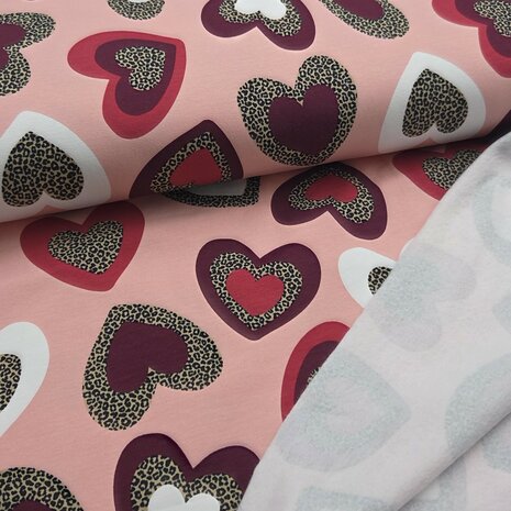 Qjutie French Terry harten met panterprint roze K20149-120