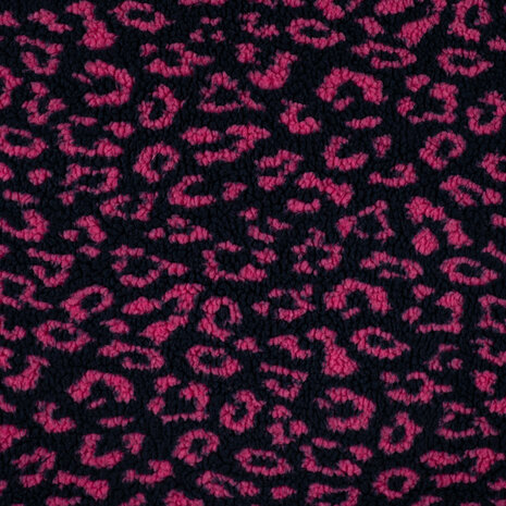 k80400-170 Qjutie jacquard teddy luipaardprint &ndash; marine met roze  Deze opvallende jacquard teddy van Qjutie heeft een st