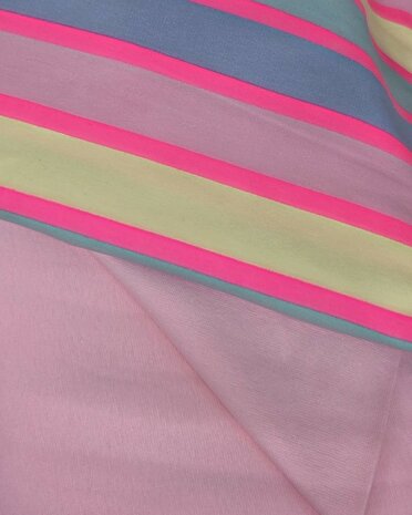 Qjutie boordstof babyroze met neon strepen french terry  KicKenStoffen