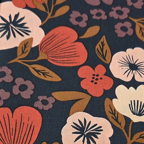 Swessie Palawa katoen veldbloemen donkerblauw close up