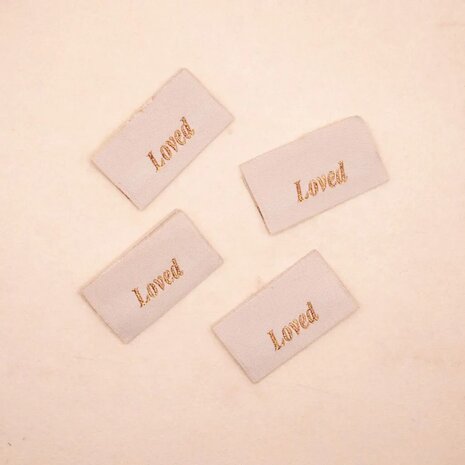 Label 'Loved' 4pcs - loop en label - kickenstoffen