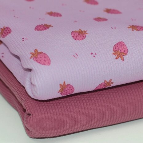 Rib-Jersey-Fabric-Strawberries-Lilac-met uni framboos