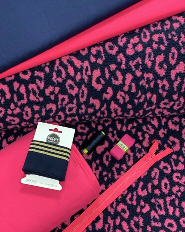 teddy met bijpassende voering en boord en fournituren panter blauw roze qjutie