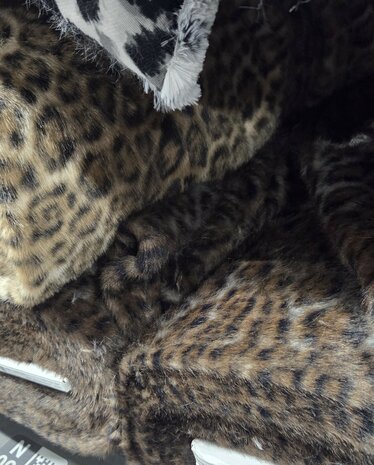 licht en donker  Poppy Faux Fur Animal Skin &ndash; Panter