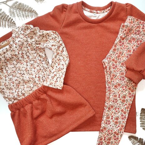 voorbeeld terracotta kleur sweatdress en rokje van glitter jogging terracotta en legging struik bloem tricot roze-terra en long